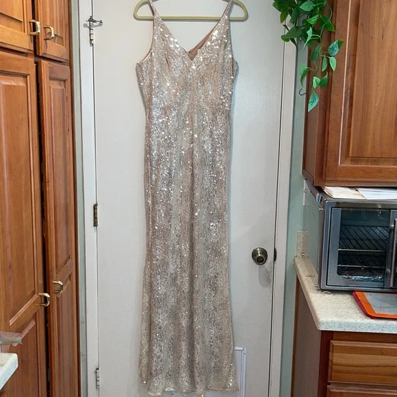 open lace back dress Lorain Dress – Dress the Population main image 1